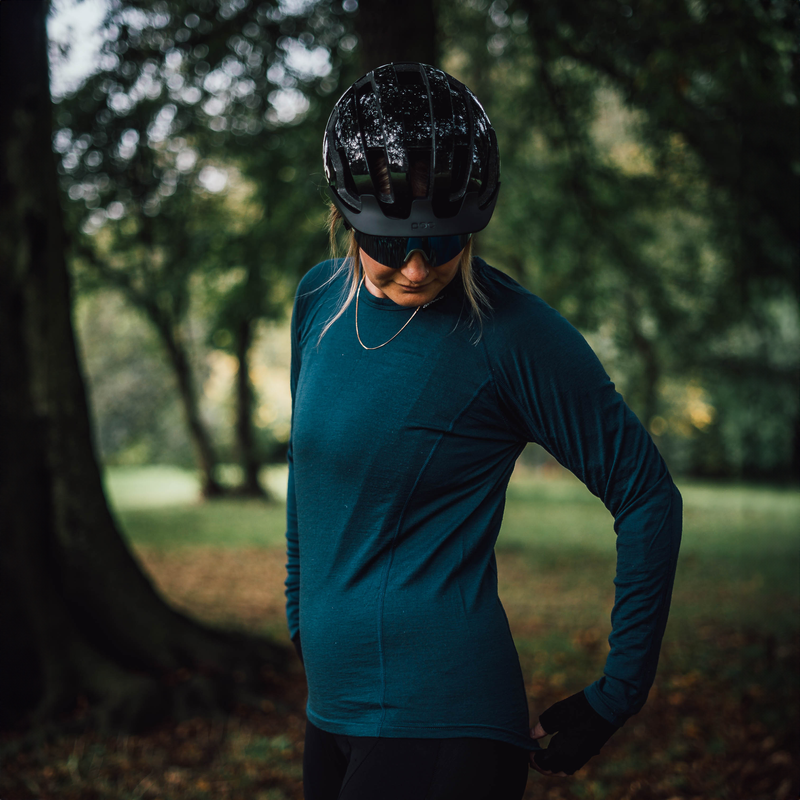 Women's cycling clothing